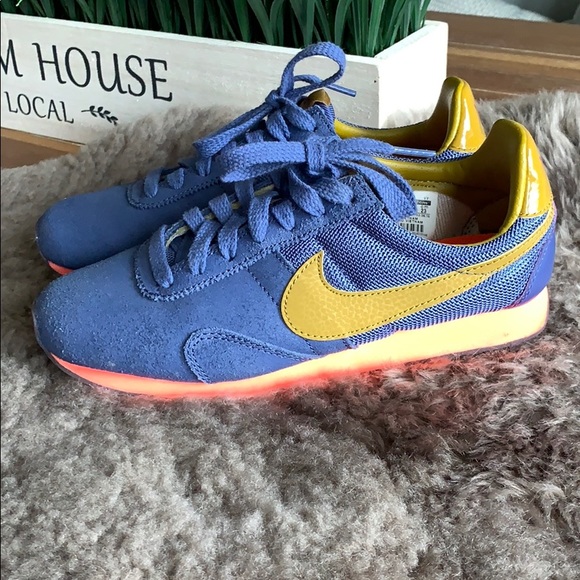 Nike Shoes - Lightly used Nike women’s casual cortez sneakers